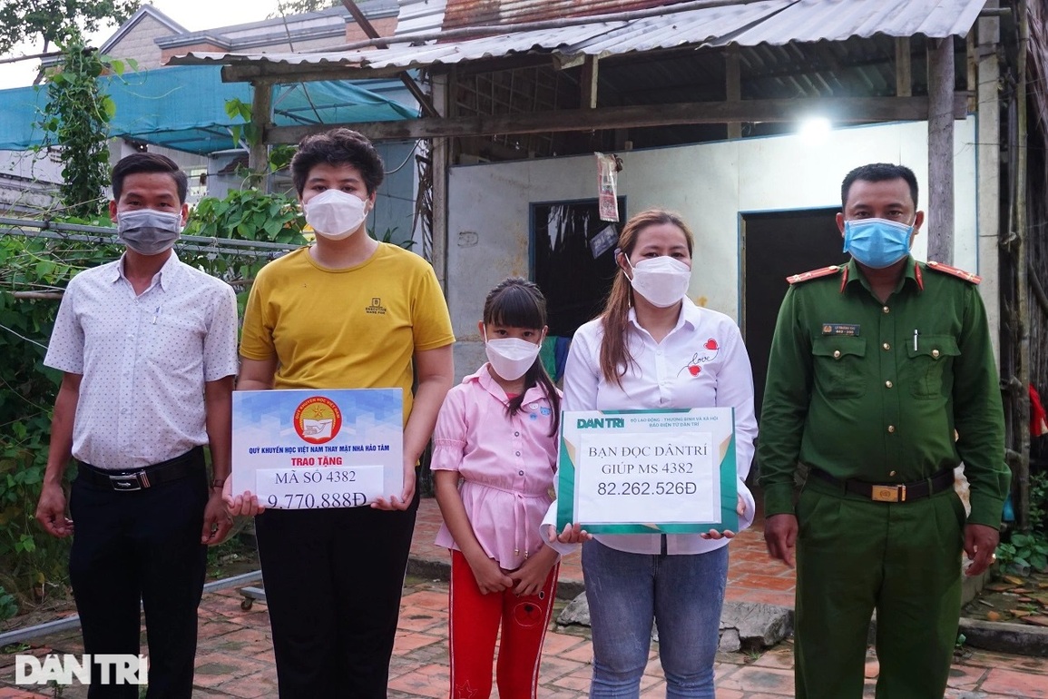 Bạn đọc Dân trí giúp người mẹ nghèo nuôi 2 con mồ côi hơn 82 triệu đồng - 1