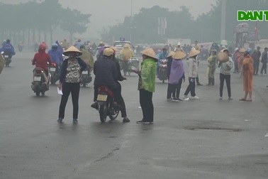 Vé chợ đen trận Việt Nam - UAE: Phe vé “hét giá” gần 4 triệu đồng/cặp