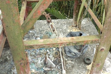 Báo động cầu treo xuống cấp gây lo sợ cho người qua lại