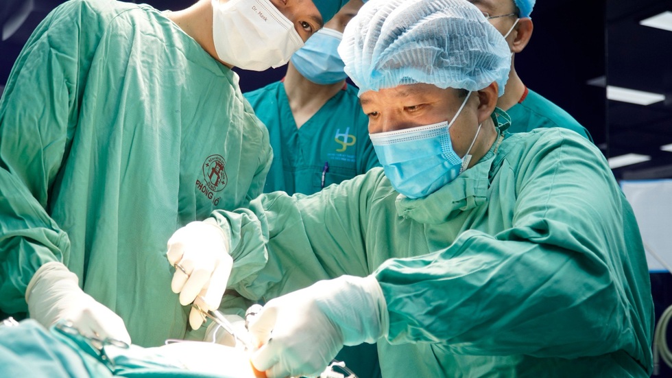 Gia đình Úc đưa con sang Việt Nam thực hiện phẫu thuật chỉ 2 nước làm được - 4 Gia đình Úc đưa con sang Việt Nam thực hiện phẫu thuật chỉ 2 nước làm được - 4