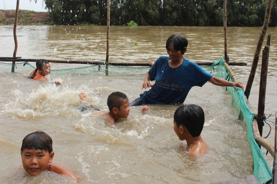 Người dạy bơi miễn phí cho trẻ được vinh danh là người truyền cảm hứng - 2 Người dạy bơi miễn phí cho trẻ được vinh danh là người truyền cảm hứng - 2