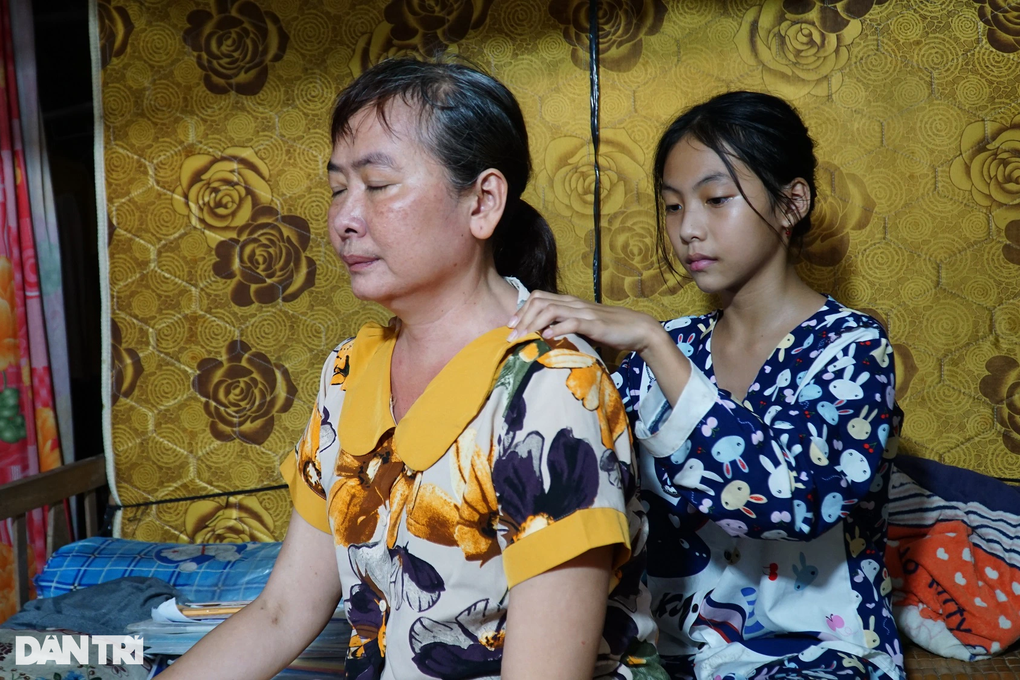 Thương cô giáo nghèo mắc bệnh nan y chịu đau đớn vì không tiền chữa trị - 2 Thương cô giáo nghèo mắc bệnh nan y chịu đau đớn vì không tiền chữa trị - 2