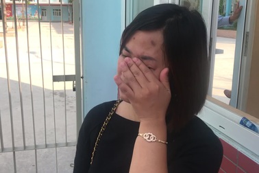 Phụ huynh bật khóc khi nói về bữa ăn bán trú của con ở trường tiểu học Đức Thắng