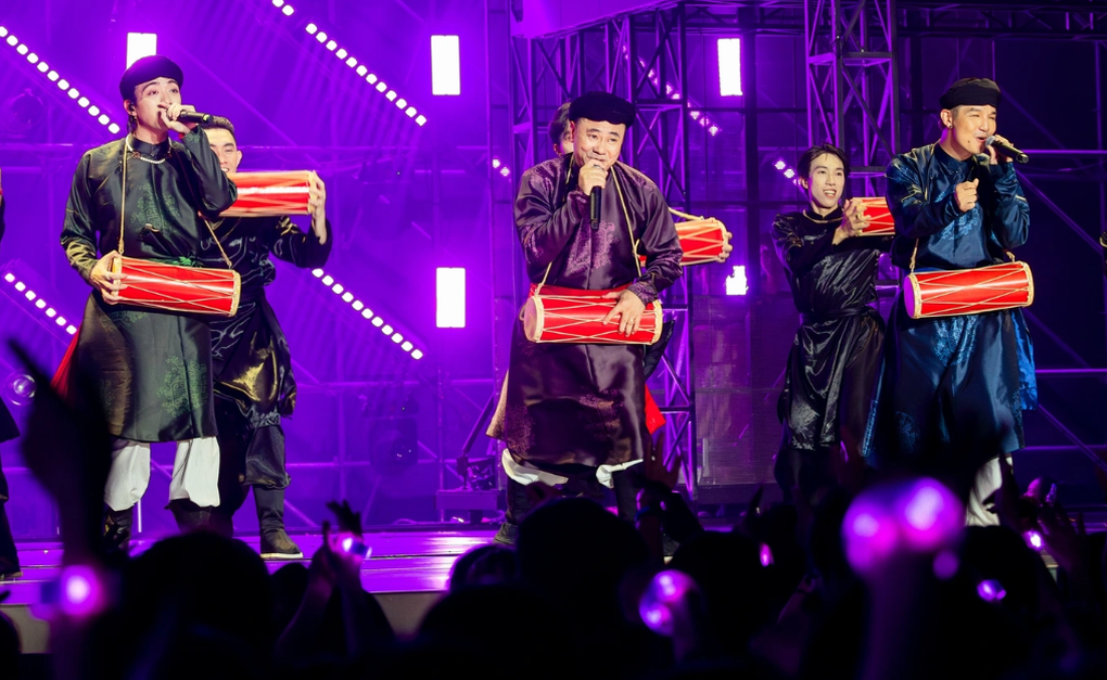 Tự Long: NSND đóng nhiều vai Táo quân đến anh tài gây sốt show giải trí - 3 Tự Long: NSND đóng nhiều vai Táo quân đến anh tài gây sốt show giải trí - 3