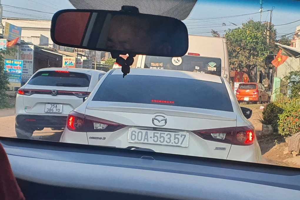 Ám ảnh quãng đường 1.000km về quê ăn Tết vì kẹt xe không lối thoát - 2 Ám ảnh quãng đường 1.000km về quê ăn Tết vì kẹt xe không lối thoát - 2