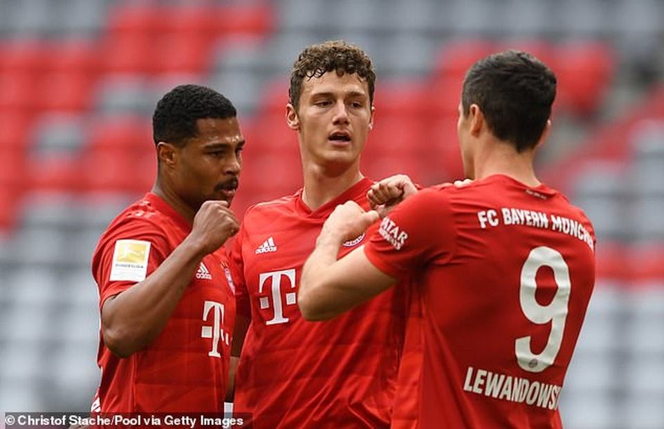 Lewandowski lập cú đúp, Bayern Munich hủy diệt Dusseldorf - 2 Lewandowski lập cú đúp, Bayern Munich hủy diệt Dusseldorf - 2