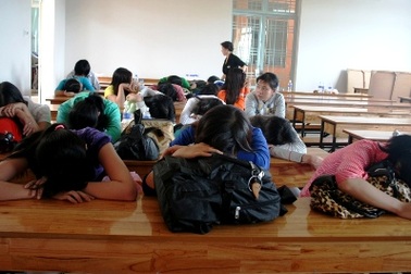 4 cô gái “trình diễn” cho người nước ngoài tuyển vợ