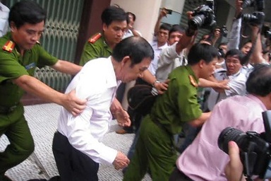 Ông Huỳnh Ngọc Sĩ phải trả lời 25 câu hỏi của phía Nhật Bản