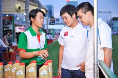 Hào hứng Ngày hội Castrol Power 1 Scooter