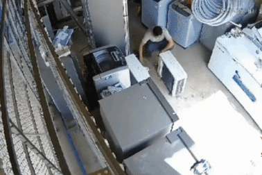 Thợ điện lạnh lý giải nguyên nhân cục nóng điều hòa phát nổ như bom