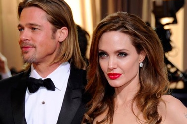 Tượng sáp của Brad Pitt và Angelina Jolie bị chia tách