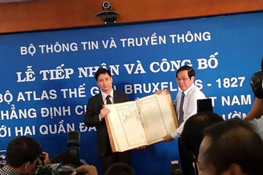 Bản đồ Atlas châu Âu khẳng định chủ quyền Việt Nam 