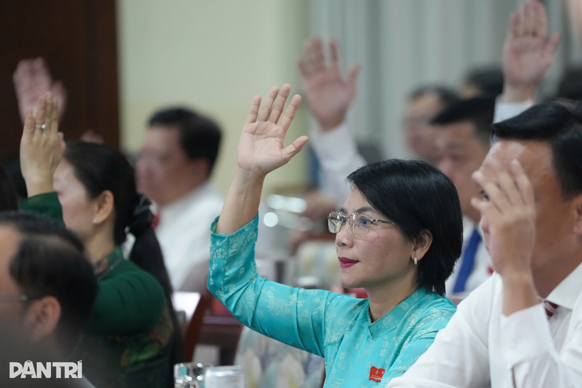Phiên họp đầu tiên, kiện toàn nhân sự sở, ngành TPHCM mới - 5 Phiên họp đầu tiên, kiện toàn nhân sự sở, ngành TPHCM mới - 5