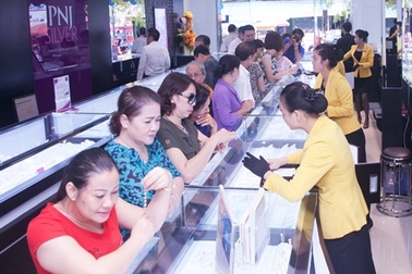 Khai trương Trung tâm kim hoàn PNJ Chánh Hưng
