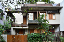 Đập bỏ bức tường cũ nát, nhà 2 tầng "lột xác" đẹp như resort sau cải tạo