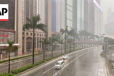 Bão Wipha quét qua Trung Quốc: 33 người bị thương, 500 chuyến bay bị hủy