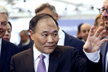 Tỷ phú Trung Quốc có chân trong tập đoàn mẹ của Mercedes-Benz