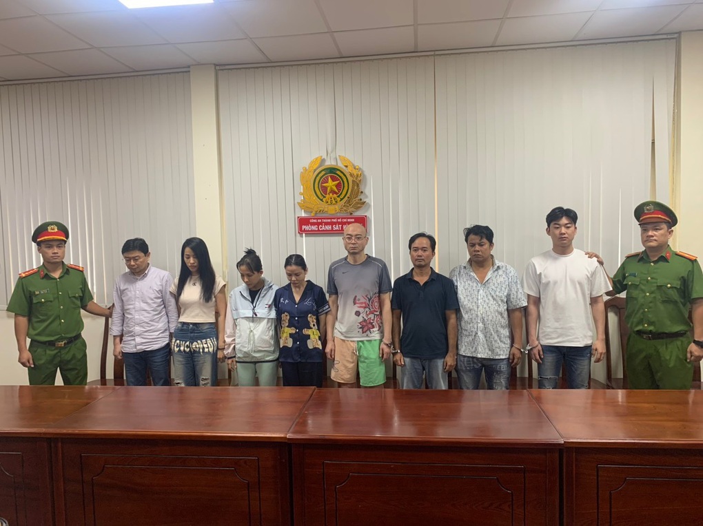 Nhóm người Hàn Quốc điều hành đường dây mại dâm ở TPHCM thế nào? - 1 Nhóm người Hàn Quốc điều hành đường dây mại dâm ở TPHCM thế nào? - 1