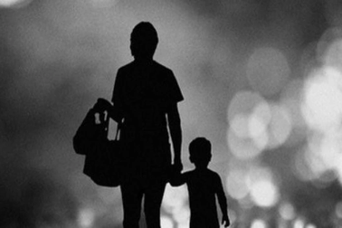 Bị ngăn cản thăm con sau ly hôn, phải làm sao?