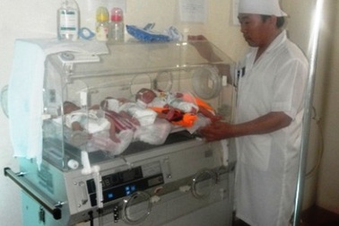 Sản phụ 24 tuổi sinh 3 bé trai cùng lúc