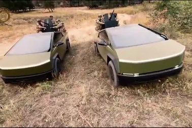 Lãnh đạo Chechnya tung video xe "quái vật" của Tesla tác chiến với Ukraine