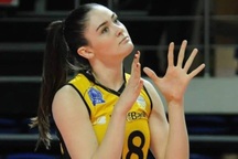 Chân dài cao gần 2 mét làm khuynh đảo làng bóng chuyền châu Âu