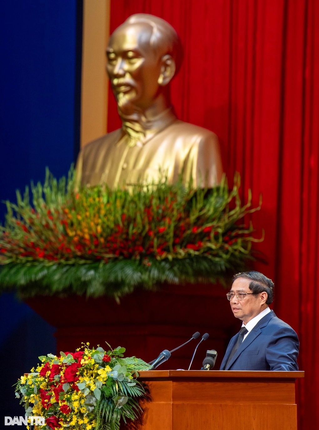 Thủ tướng Chính phủ: Hãy sống cho xứng đáng với những người đã hi sinh - 1 Thủ tướng Chính phủ: Hãy sống cho xứng đáng với những người đã hi sinh - 1