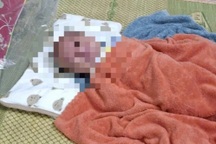 Bé trai nặng 4,5kg bị bỏ trong thùng xốp ở công viên