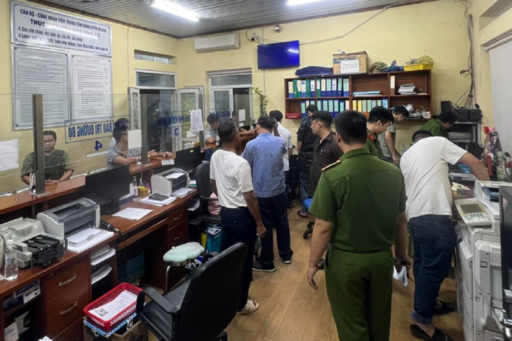 Bắt thêm 12 bị can tại một trung tâm đăng kiểm ở Đồng Nai - 2 Bắt thêm 12 bị can tại một trung tâm đăng kiểm ở Đồng Nai - 2