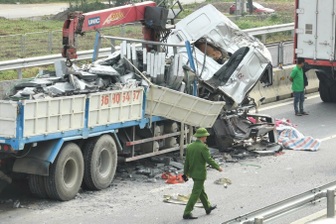 Khởi tố vụ tai nạn trên cao tốc làm 6 người thương vong