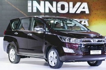 Những mẫu xe "giá trên trời" bị khách nâng lên rồi lại hạ xuống ở Việt Nam