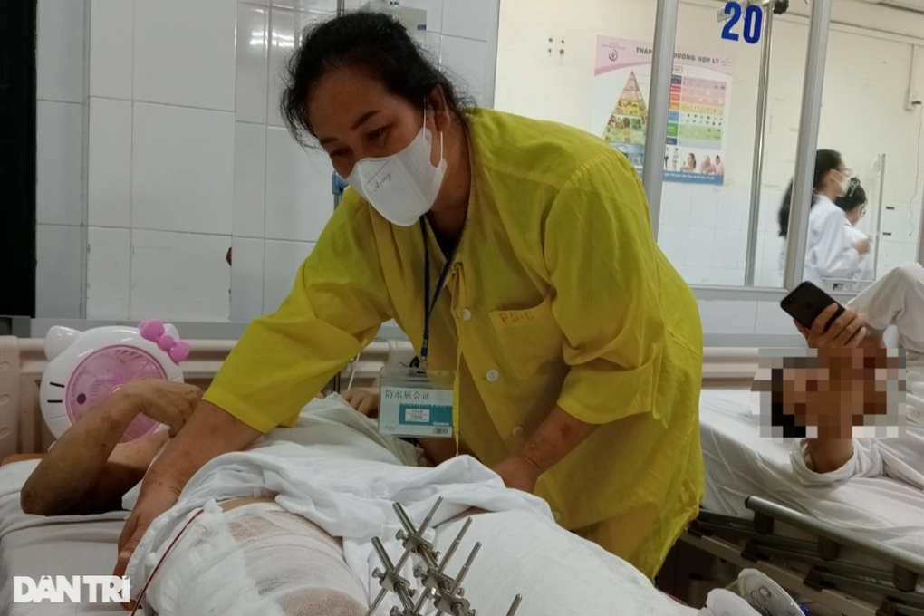 Nghiệt ngã số phận người phụ nữ bị tường gạch đổ đè lên người - 5 Nghiệt ngã số phận người phụ nữ bị tường gạch đổ đè lên người - 5