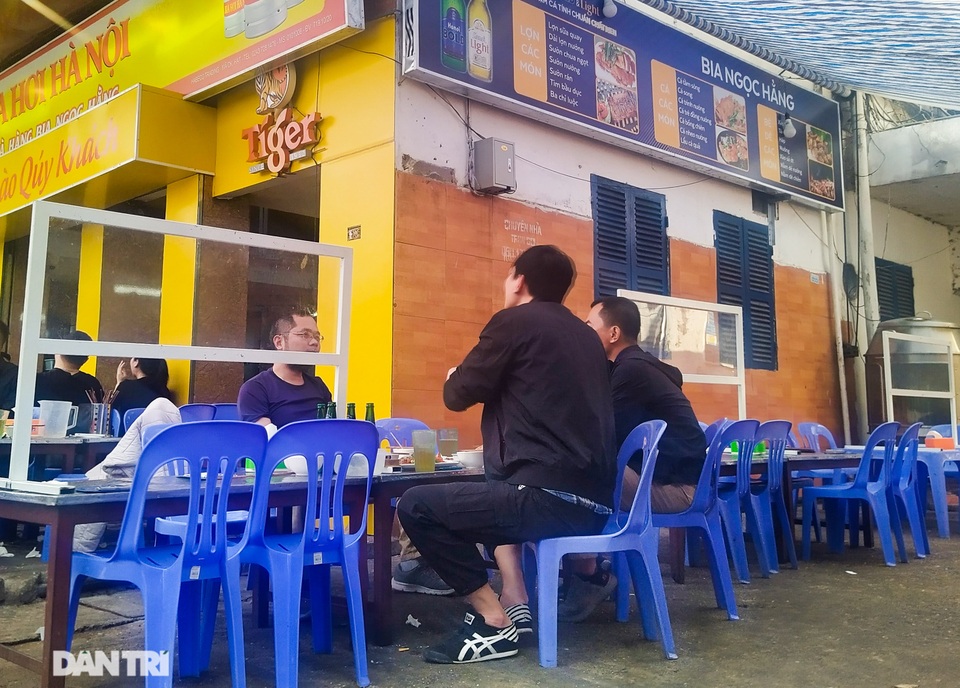 Quán nhậu tái khởi động giãn cách bằng vách ngăn, phòng chống dịch Covid-19 - 9 Quán nhậu tái khởi động giãn cách bằng vách ngăn, phòng chống dịch Covid-19 - 9