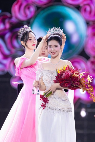 Châu Anh: Quân nhân đầu tiên là Á hậu, xinh đẹp, cao 1,7m - 1