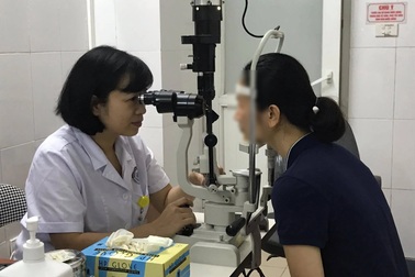 Gần 200 bệnh nhân đau mắt đỏ mỗi ngày, coi chừng mất kỳ nghỉ lễ vì bệnh lây lan