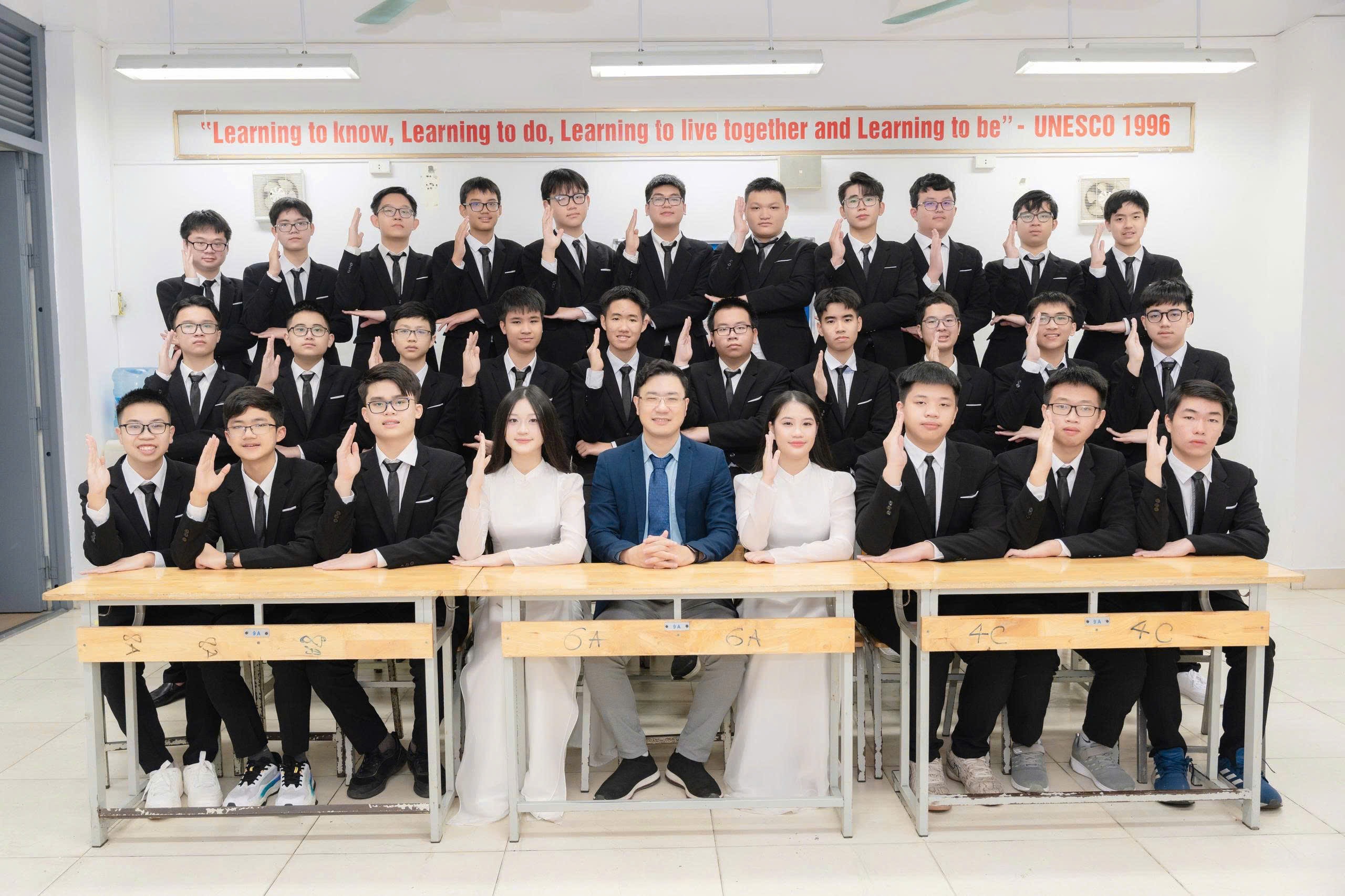 Bí mật của thầy giáo có 28/29 học sinh đỗ Trường chuyên Khoa học tự nhiên