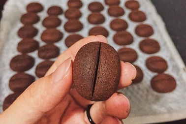 Công thức làm bánh quy hạt cà phê đẹp mắt, thơm ngon