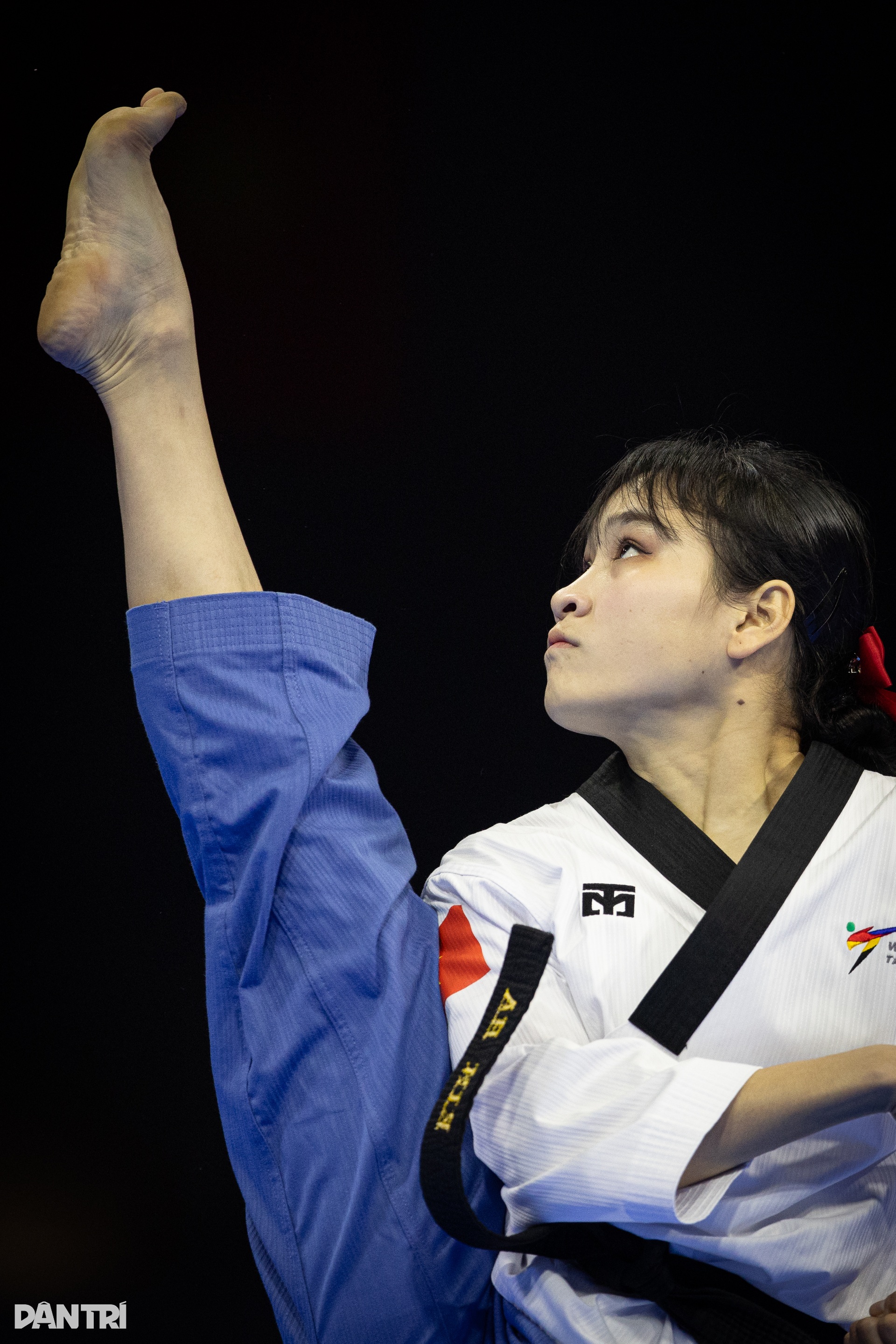 VĐV Taekwondo thất thần khi để hụt mất tấm HCV đầu tiên tại SEA Games 33 - 5