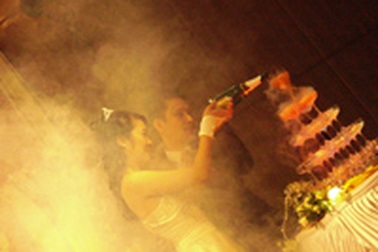 Rộn rịp mùa cưới, “điên đầu” chuyện đất cát