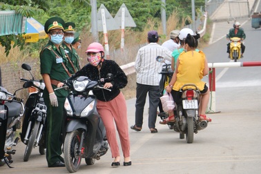 Cả 1.000 người Việt từ Campuchia về nước, An Giang cần gấp xe xét nghiệm