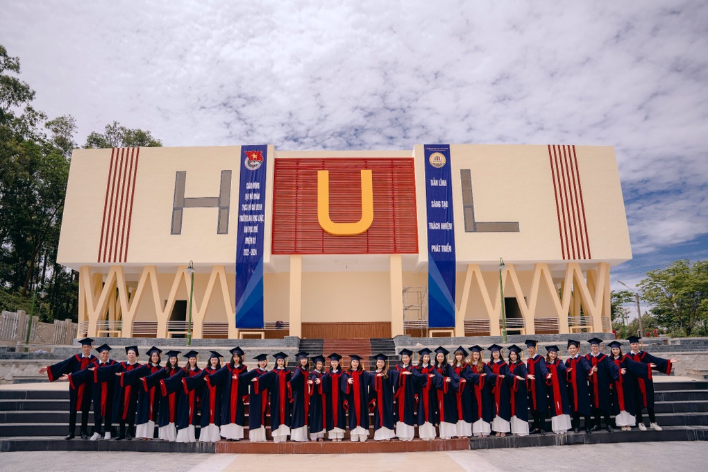 Đại học Luật, Đại học Huế ổn định học phí, hỗ trợ người học - 1 Đại học Luật, Đại học Huế ổn định học phí, hỗ trợ người học - 1