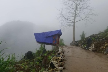 Độc đáo phòng học online bên sườn núi của Lầu Mí Xá