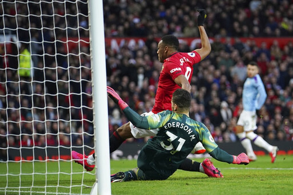 Man Utd 2-0 Man City: Martial, McTominay trừng phạt đối thủ - 7 Man Utd 2-0 Man City: Martial, McTominay trừng phạt đối thủ - 7