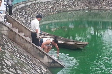 Tá hỏa phát hiện xác chết trên hồ trong cung văn hóa thanh niên