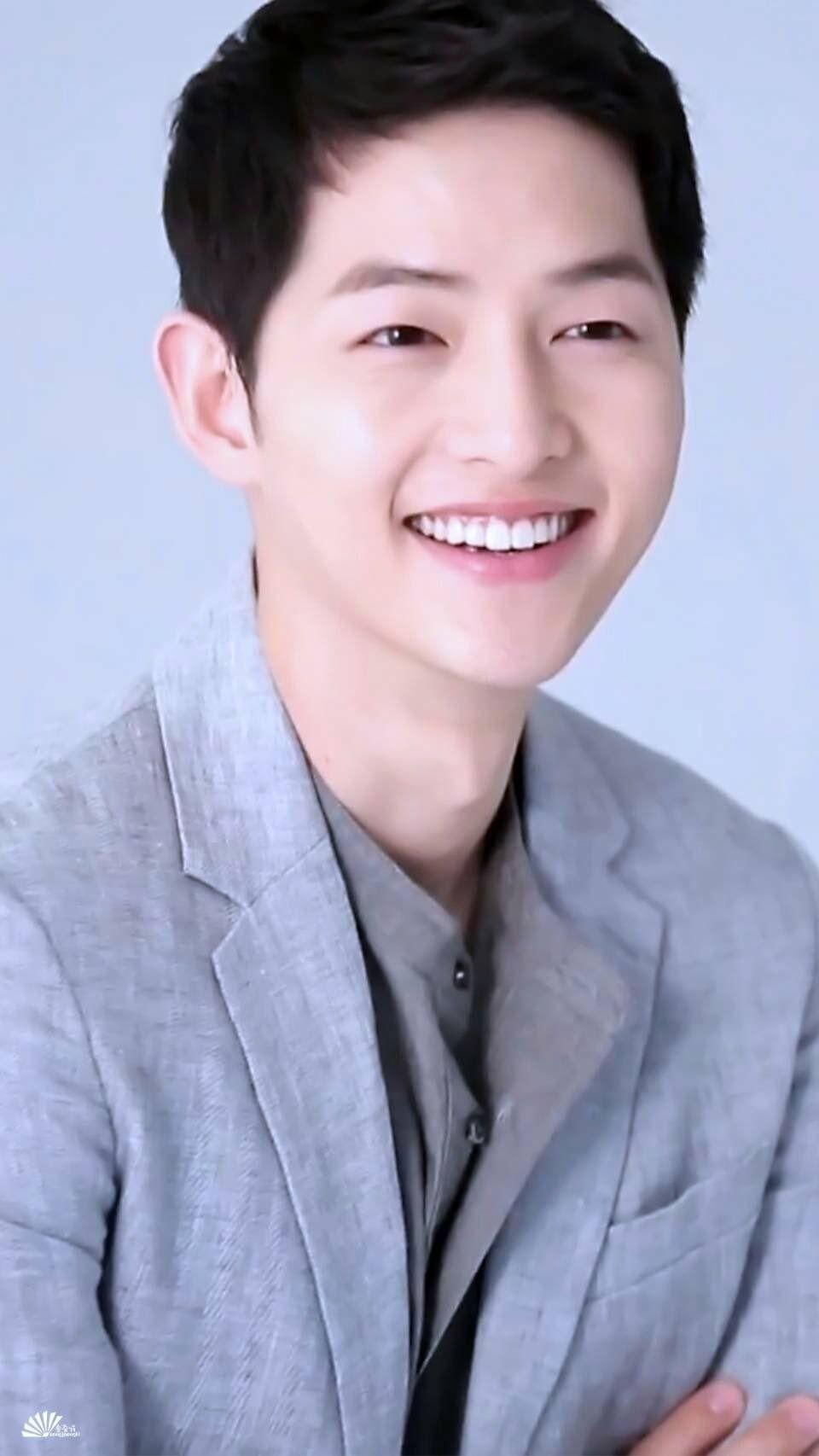Song Joong Ki sống thế nào sau khi ly hôn Song Hye Kyo? - 1 Song Joong Ki sống thế nào sau khi ly hôn Song Hye Kyo? - 1