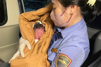Hành khách từ TPHCM chuyển dạ, sinh con ngay trên tàu đi Hà Nội