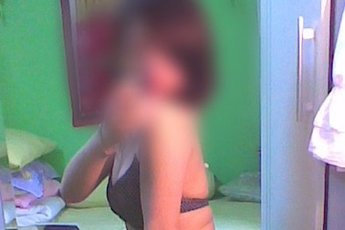 Rước họa vì cảnh nóng chỉ “anh và em biết”... 