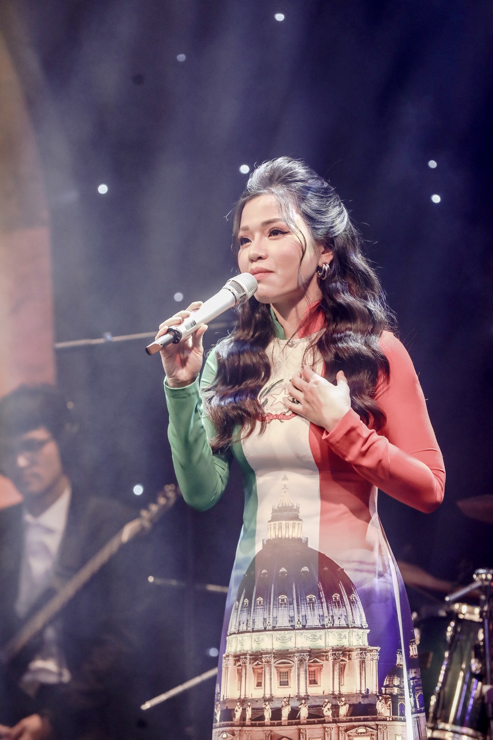 Cuộc Yêu 15 năm tràn đầy cảm xúc mới mẻ của Hiền Nguyễn Soprano - 1 Cuộc Yêu 15 năm tràn đầy cảm xúc mới mẻ của Hiền Nguyễn Soprano - 1