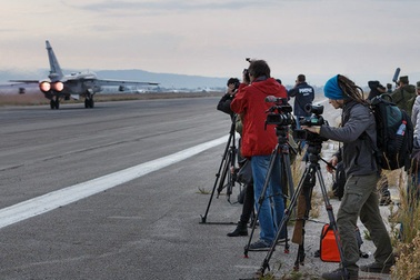 Nga “khoe” căn cứ không quân tại Syria với phóng viên quốc tế