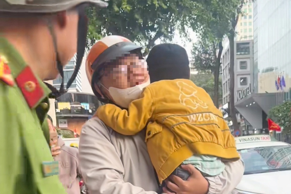 Con không nhận mẹ, cha phải cầm giấy khai sinh đến đồn công an ở TPHCM - 2 Con không nhận mẹ, cha phải cầm giấy khai sinh đến đồn công an ở TPHCM - 2